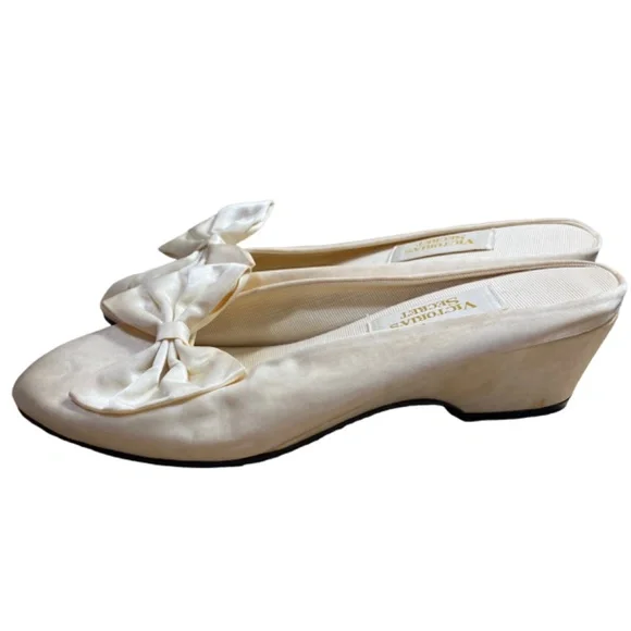 Victoria's Secret Women's Vtg 80s Gold Label Satin Bow Heels Slippers Size 7-8 - Picture 4 of 12